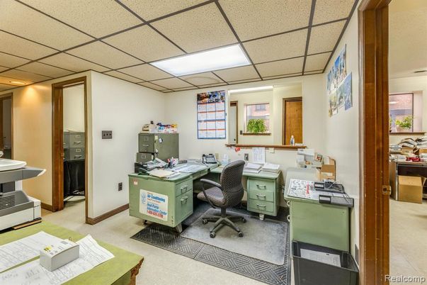 Home Office, Interior