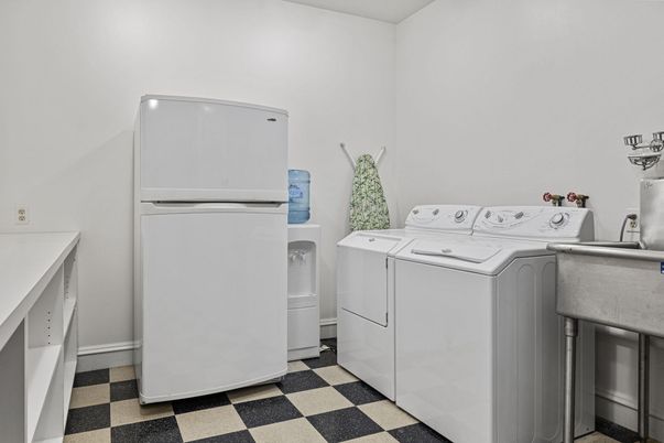 Interior, Washer