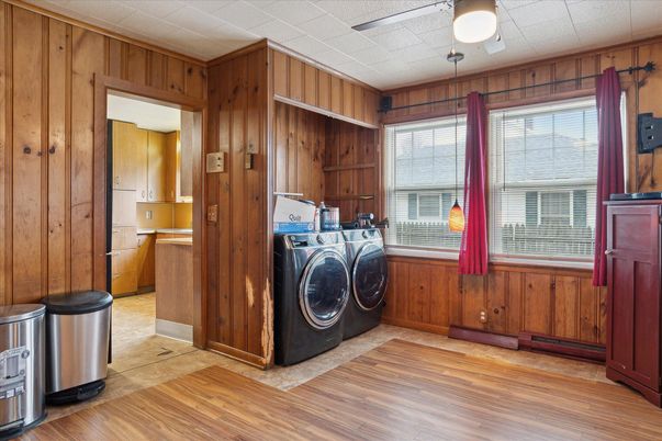 Interior, Washer, Wood Texture Flooring, Wooden Walls