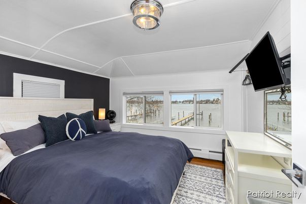 Bedroom, Interior, Water, Wood Texture Flooring