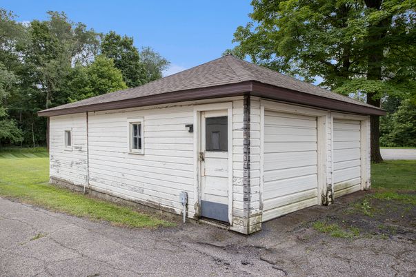 Detached Garage, Exterior