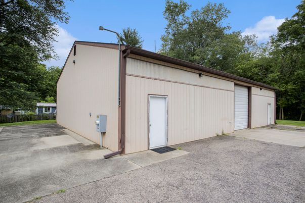 Detached Garage, Exterior