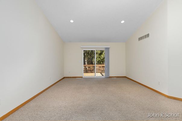 Empty room, Interior, Recessed Lighting
