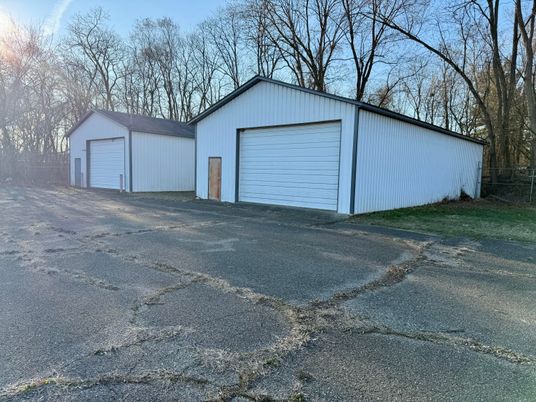 Detached Garage, Exterior