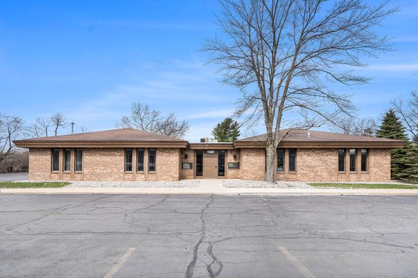 Exterior, Facade, Brick Facade, Ranch
