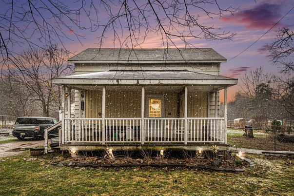 Exterior, Facade, American Foursquare