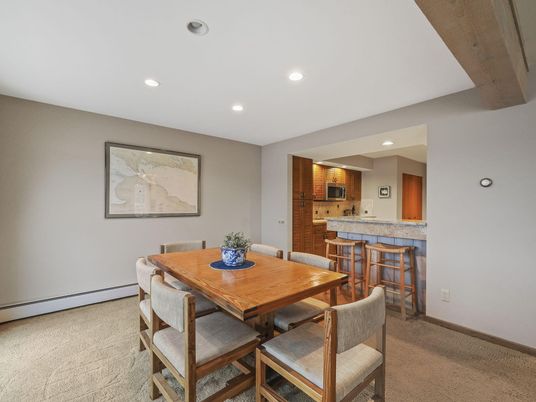 Dining room, Interior, Recessed Lighting