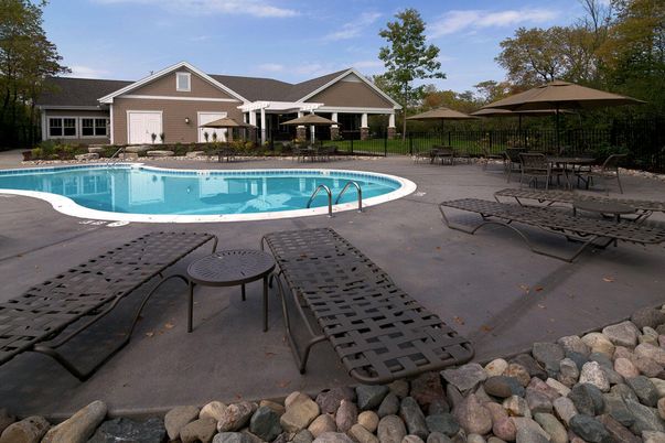 Exterior, Pool