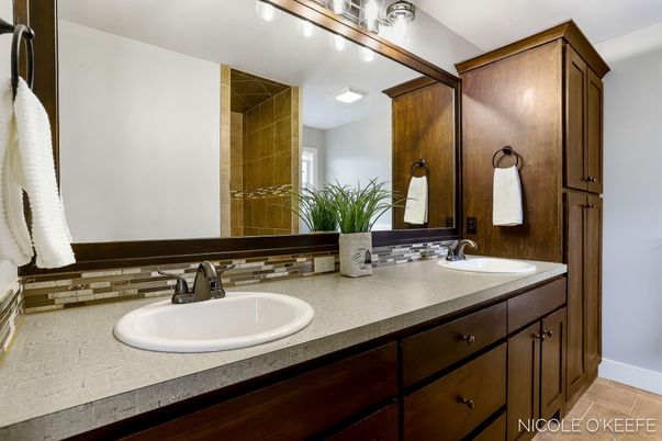Bathroom, Dual Sink Vanities, Interior
