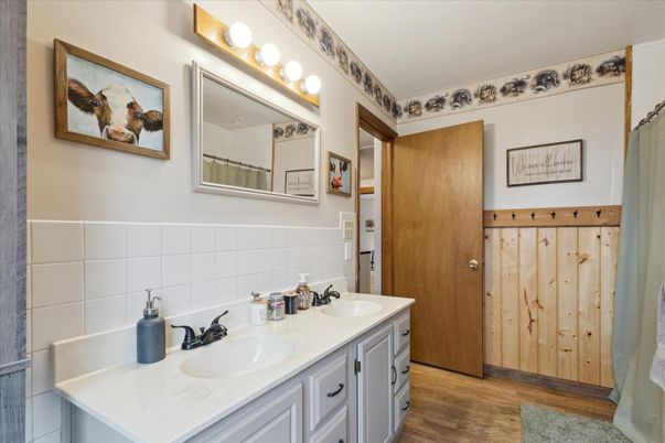Bathroom, Dual Sink Vanities, Interior, Wood Texture Flooring