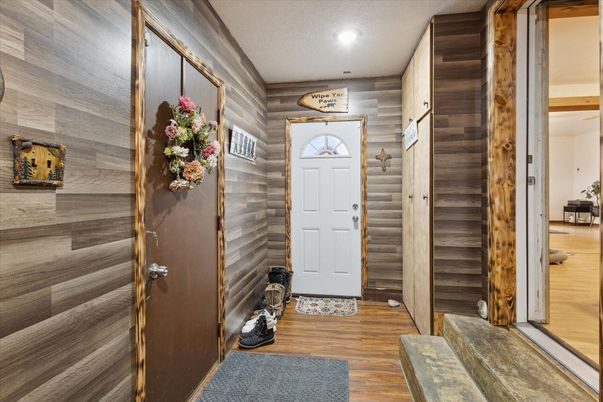 Interior, Recessed Lighting, Wood Texture Flooring, Wooden Walls