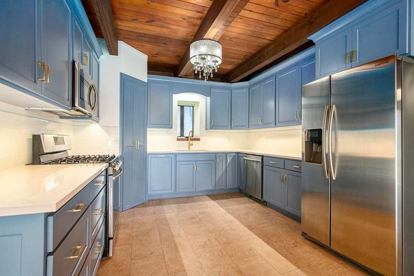 Chandelier, Interior, Kitchen, Stainless Steel Appliances, Wooden Ceilings