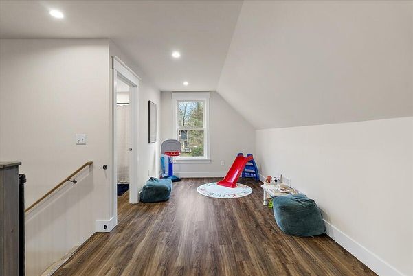 Interior, Recessed Lighting, Wood Texture Flooring
