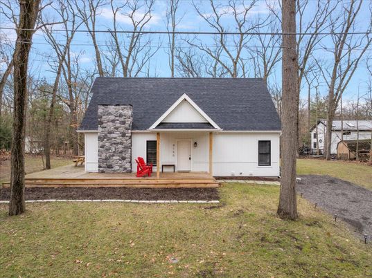 Exterior, Facade, Cape Cod