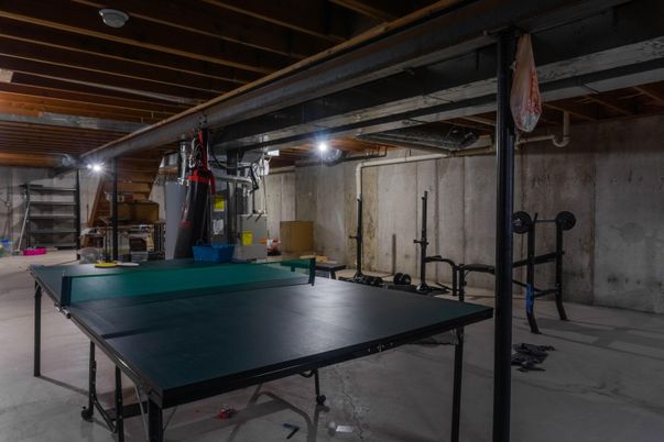 Game Room, Interior, Wooden Beams