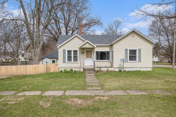 Backyard, Exterior, Facade, Ranch