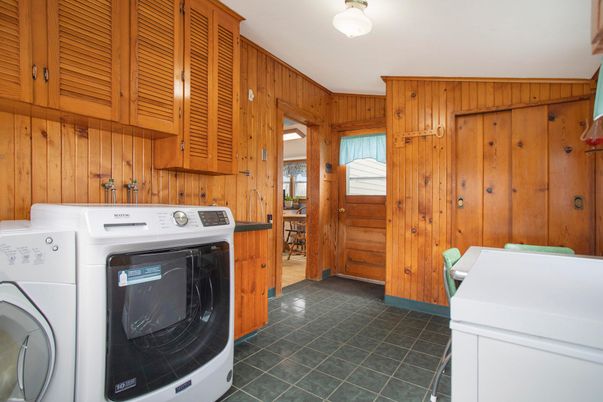 Interior, Washer, Wooden Walls