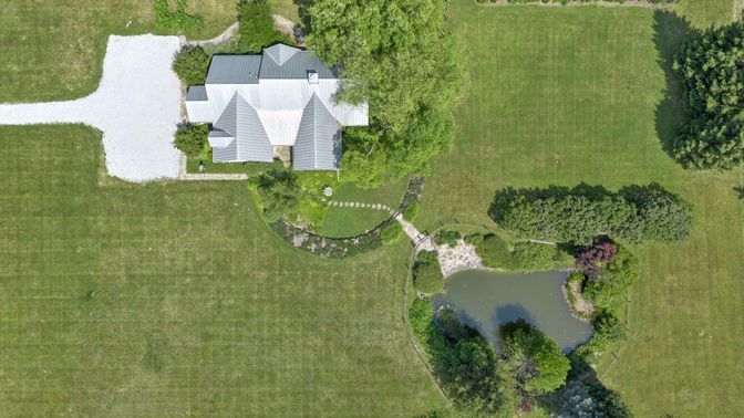 Exterior, Drone