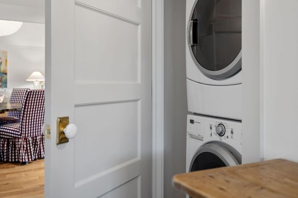 Interior, Utility Closets, Washer, Wood Texture Flooring