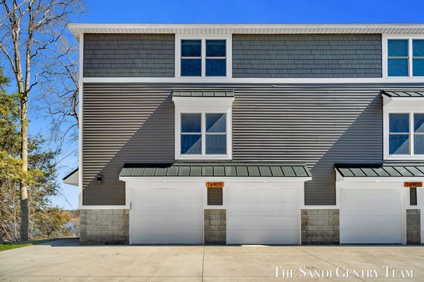 Attached, Exterior, Facade, Rowhouse