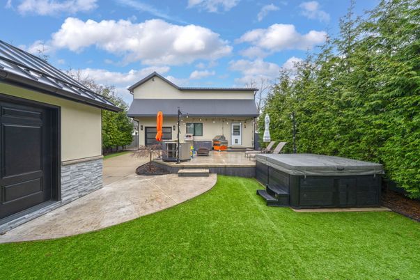 Backyard, Exterior, Hot Tub