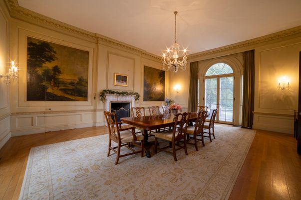 Chandelier, Dining room, Fireplace, Interior, Wood Texture Flooring