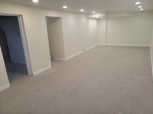 Empty room, Interior, Recessed Lighting