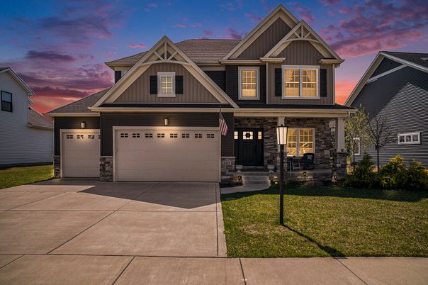 Attached, Exterior, Facade, American Craftsman