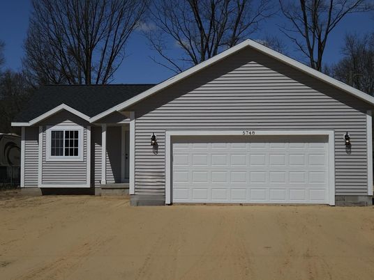 Attached, Exterior, Facade, Ranch