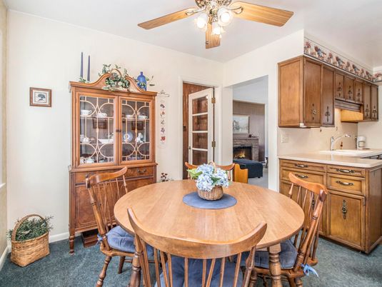 Dining room, Fireplace, Interior