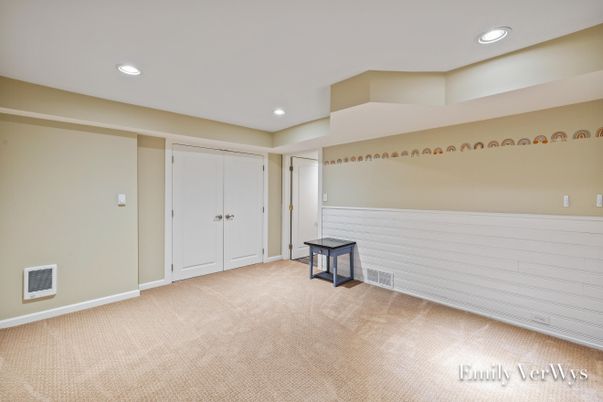 Empty room, Interior, Recessed Lighting