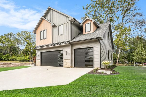 Attached, Exterior, Facade, Farmhouse