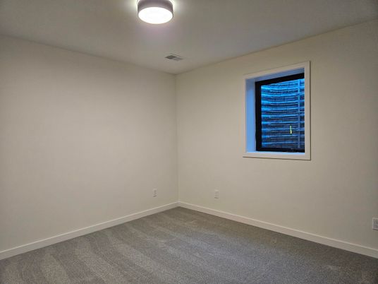 Empty room, Interior