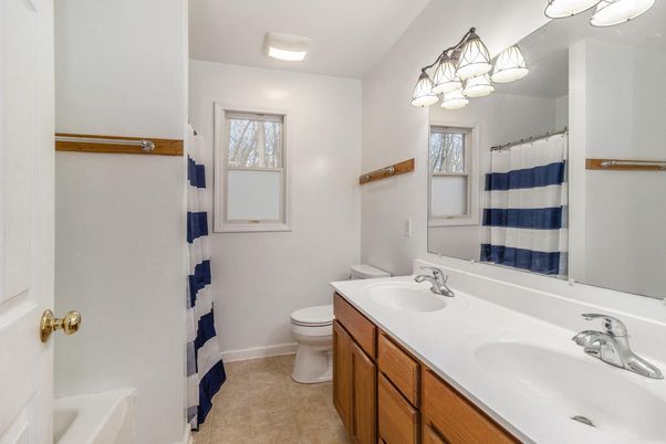 Bathroom, Dual Sink Vanities, Interior