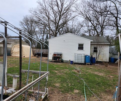 Backyard, Exterior