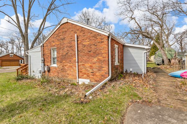 Detached Garage, Exterior