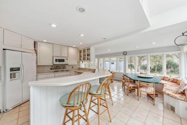Dining room, Interior, Kitchen, Recessed Lighting, Stainless Steel Appliances