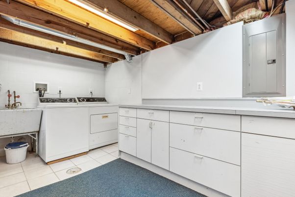 Interior, Kitchen, Washer, Wooden Beams, Wooden Ceilings
