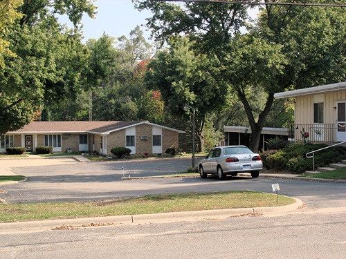 Exterior, Facade, Brick Facade, Ranch