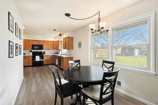 Dining room, Interior, Kitchen, Pendant Lights, Recessed Lighting, Wood Texture Flooring