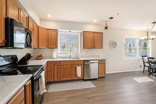 Dining room, Interior, Kitchen, Pendant Lights, Recessed Lighting, Wood Texture Flooring