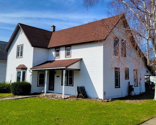 Exterior, Facade, Farmhouse
