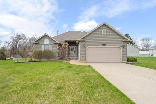 Attached, Exterior, Facade, Ranch