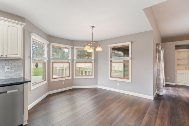 Empty room, Interior, Pendant Lights, Wood Texture Flooring