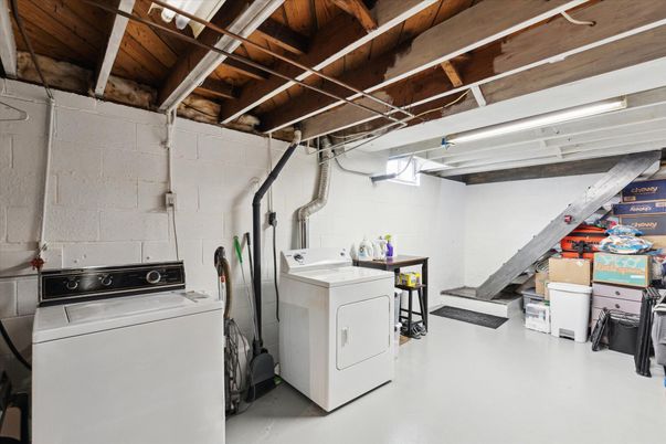 Interior, Washer, Wooden Beams, Wooden Ceilings