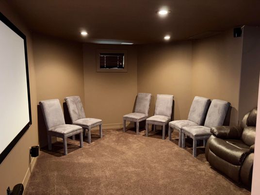 Interior, Projection Screen, Recessed Lighting, Theatre Room