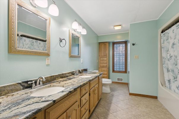 Bathroom, Dual Sink Vanities, Interior