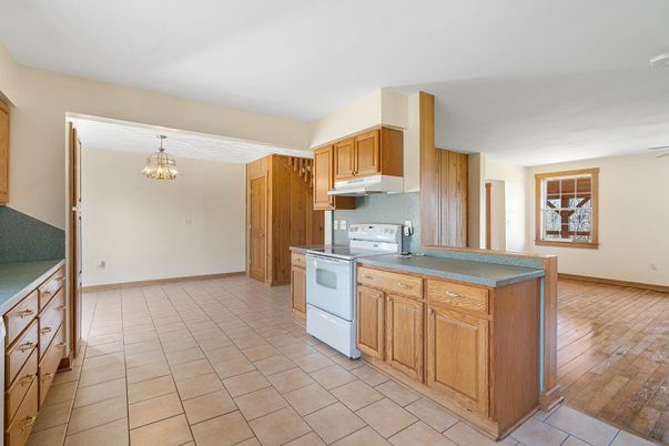 Chandelier, Interior, Kitchen, Wood Texture Flooring