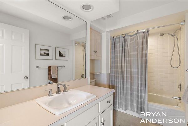Bathroom, Interior, Recessed Lighting