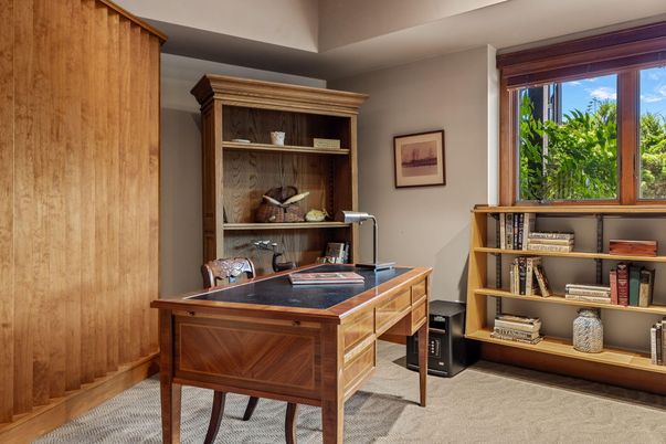 Home Office, Interior